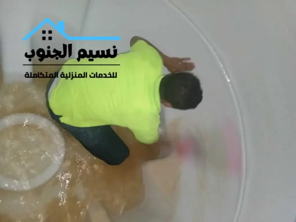 شركة تنظيف خزانات
